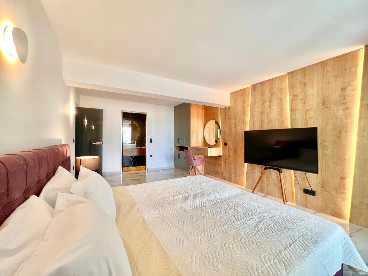 Luxury Villa Barbati Sun With Private Pool By Dadovillas Εξωτερικό φωτογραφία